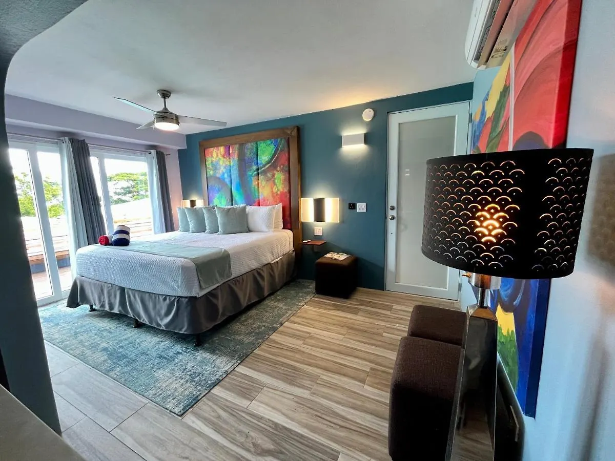 Old Crow Hotel And Suites Vieques