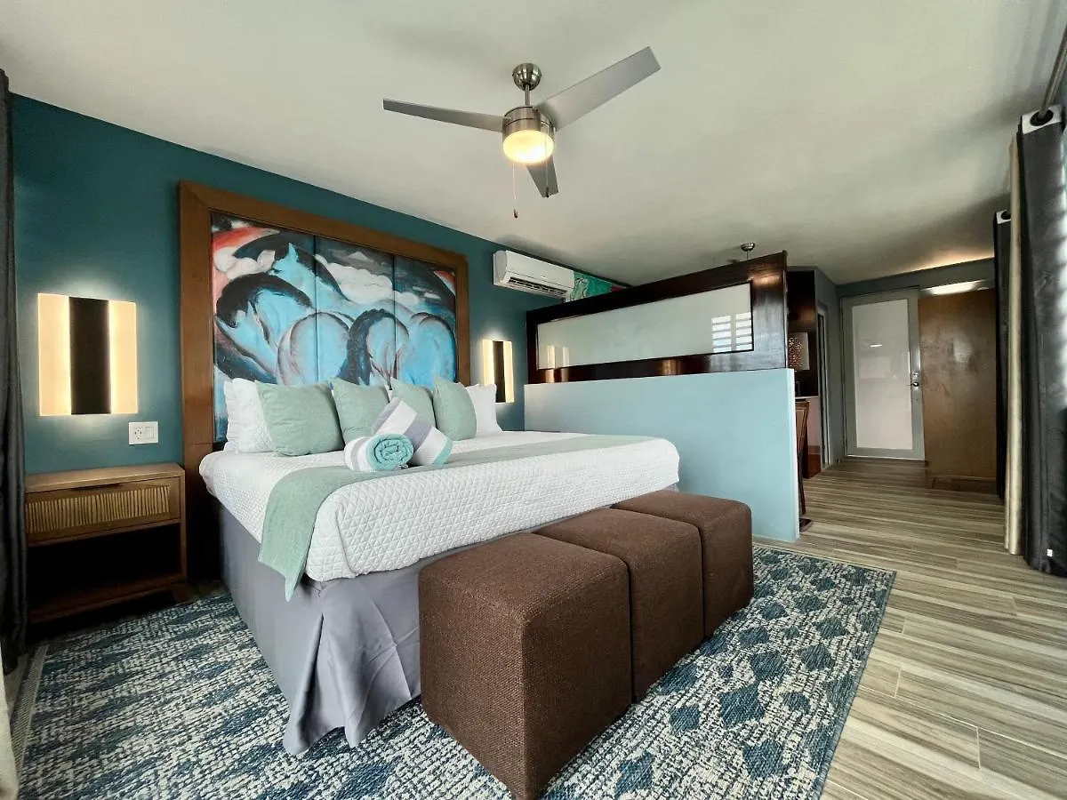 Old Crow Hotel And Suites Vieques