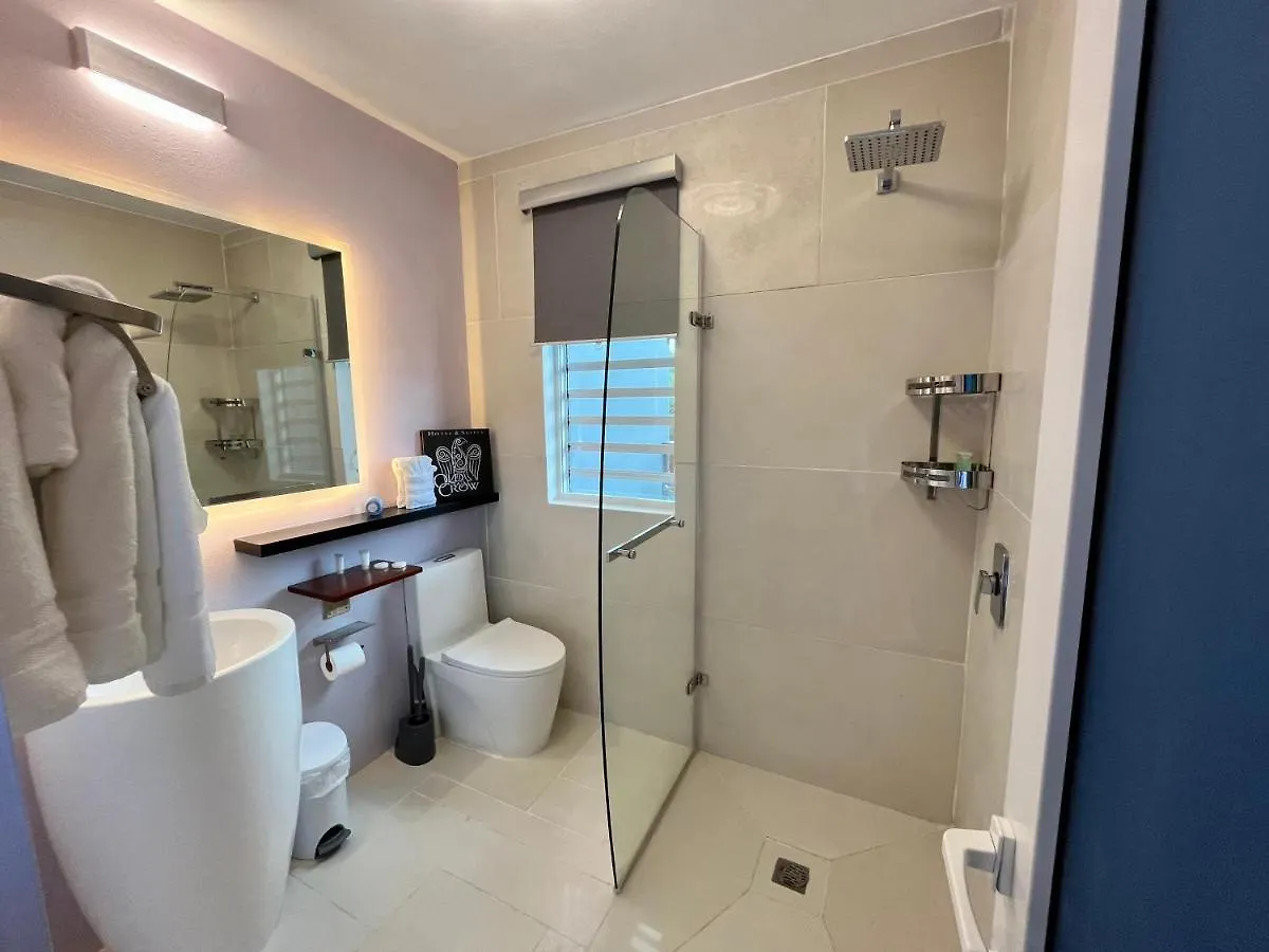 Old Crow Hotel And Suites Vieques