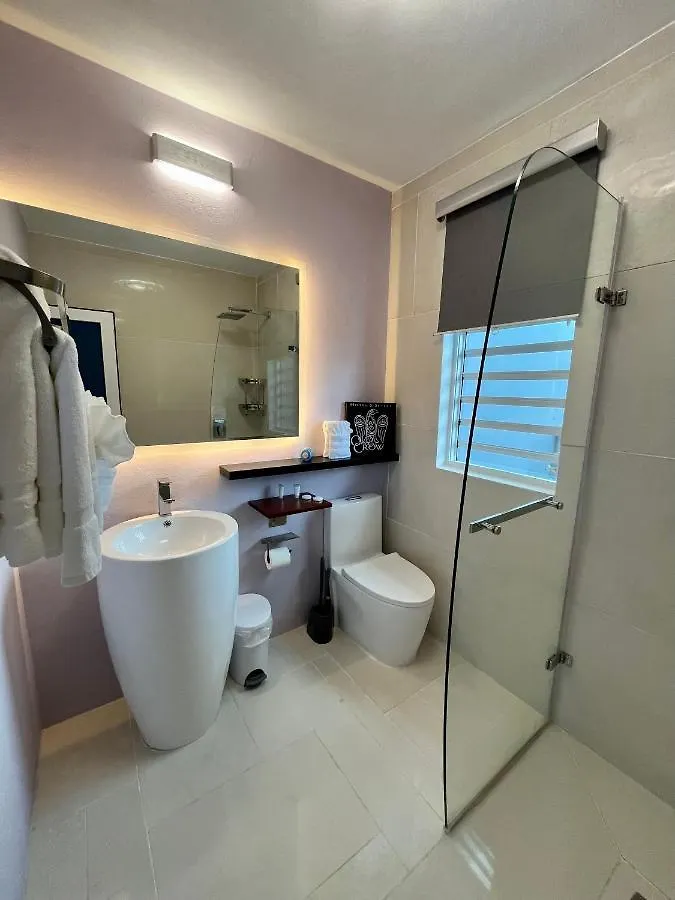 Old Crow Hotel And Suites Vieques
