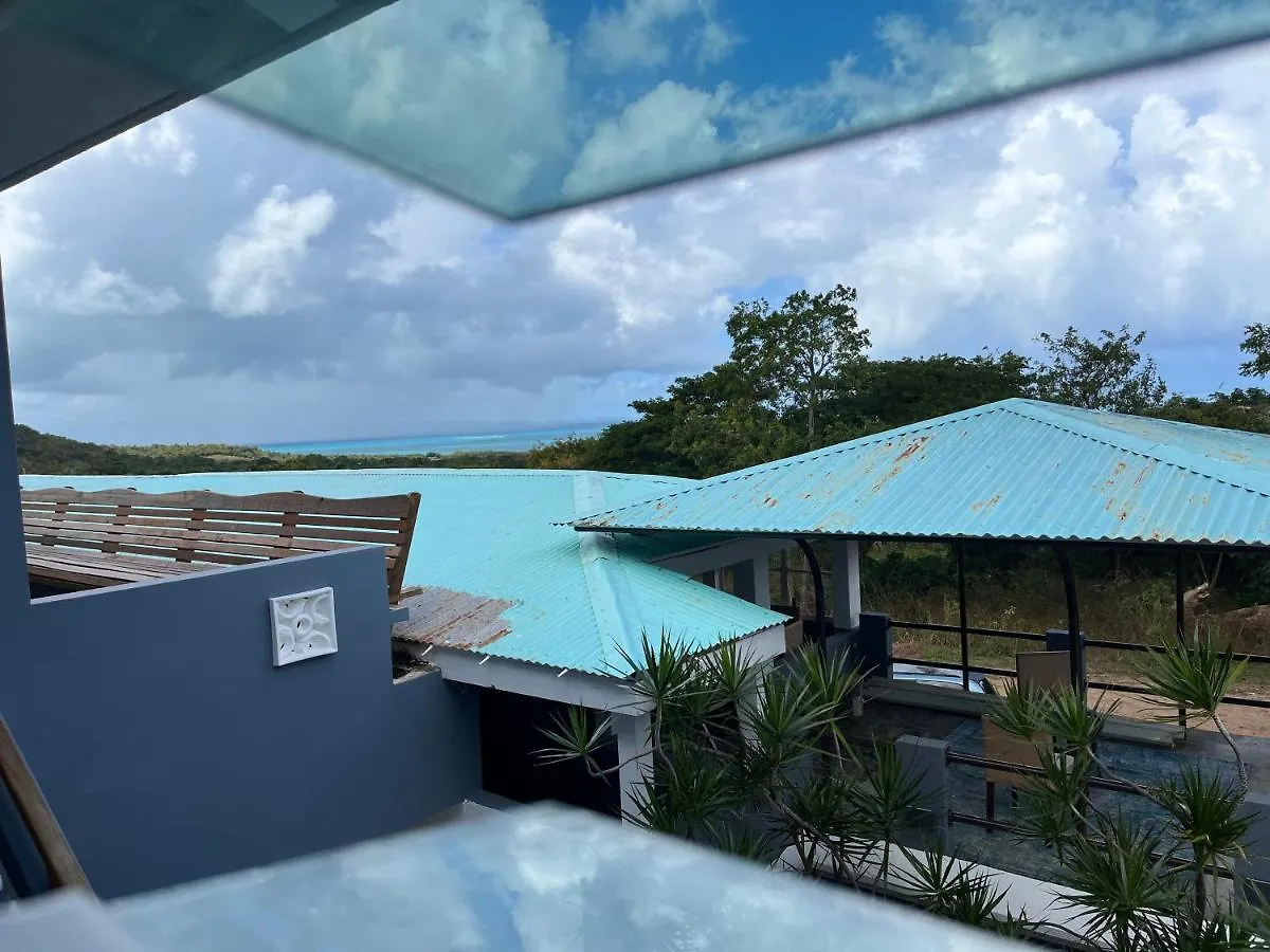 Old Crow Hotel And Suites Vieques