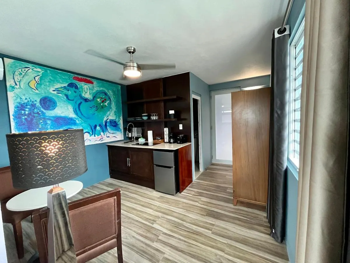 Old Crow Hotel And Suites Vieques