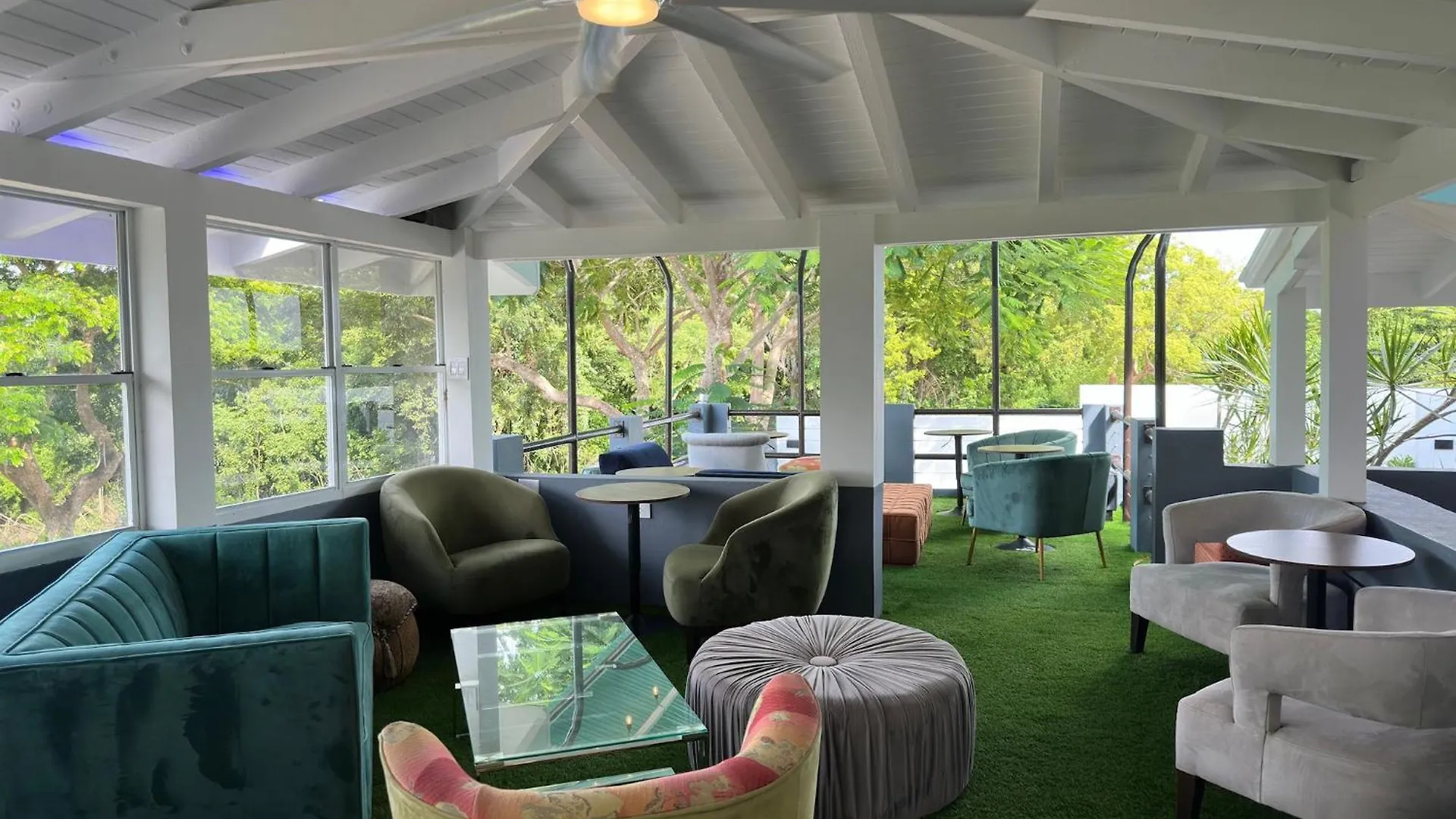 Old Crow Hotel And Suites Vieques